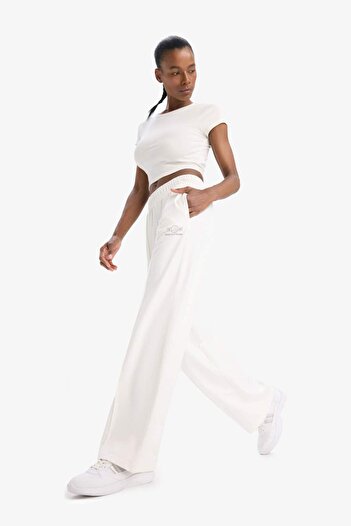 DeFacto DeFactoFit Wide Leg Geniş Paça Çift Cepli Standart Boy Sporcu Pantolon E3563AX25SM
