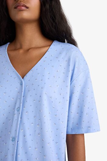 DeFacto Pijama Takımı Regular Fit V Yaka Düğmeli Kısa Kollu Üst Uzun Alt-Fall in Love F7548AX25AU