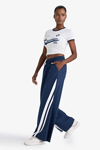 DeFacto DeFactoFit Wide Leg Geniş Paça Şeritli Standart Boy Sporcu Pantolon E7719AX25AU