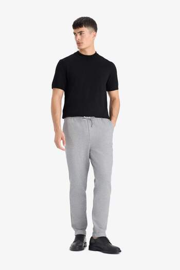 DeFacto Jogger Fit Beli Bağcıklı Lastikli Esnek Kumaş Cepli Duble Paça Pantolon Y2651AZ25AU