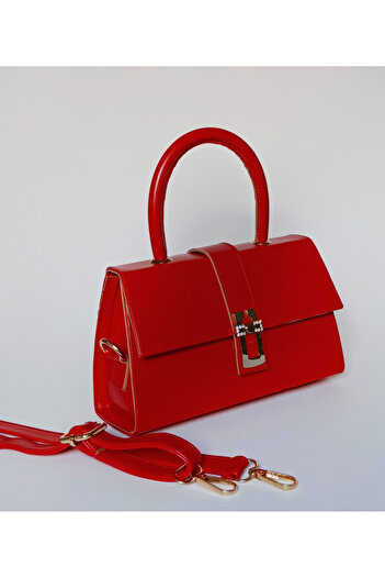 EVEREST SHOES Women's Hand and Shoulder Bag with Red Cover and Snap Fasteners Accessories