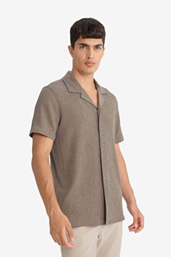 DeFacto Modern Fit Polo Yaka Krinkıl Kumaş Dokulu Kısa Kollu Gömlek F0313AX25AU