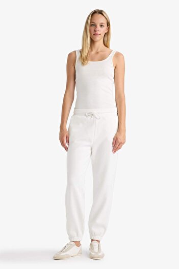 DeFacto Slim Fit Slim Fit Basic Plain Round Neck Ribbed Camisole Undershirt E5540Ax25Au