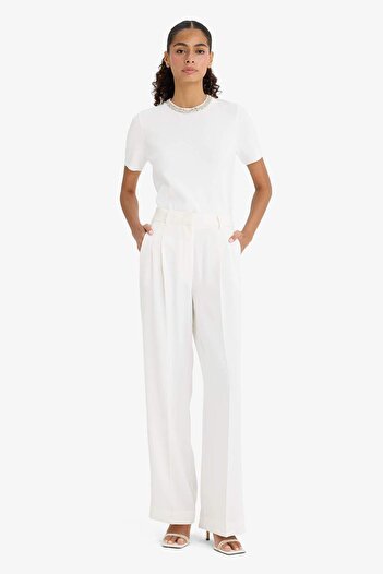 DeFacto Regular Fit Crew Neck Embroidered Crepe Short Sleeve Knitwear Sweater F7894Ax25Au