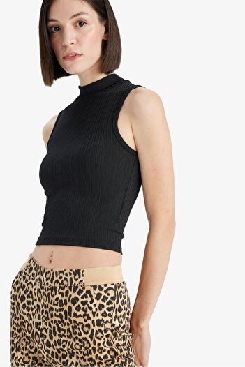 DeFacto Slim Fit Dar Kesim Yarım Balıkçı Yaka Fitilli Kaşkorse Atlet C7703AX25SP