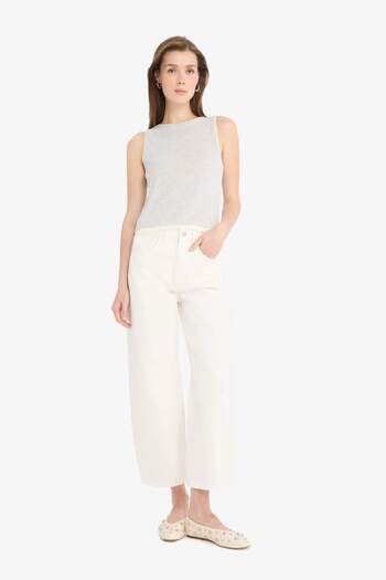 DeFacto Slim Fit Slim Fit Rundhalsausschnitt Basic Solid Ribbed Tank Top F5581AX25SM
