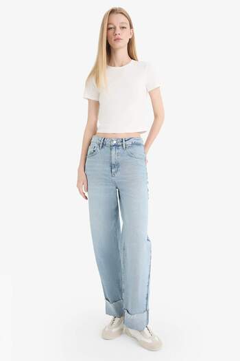 DeFacto Coool Fitted Basic Plain Short Sleeve T-Shirt F3485Axns