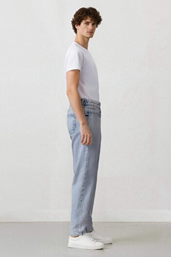 DeFacto Slim Tapered Fit Dar Kalıp Normal Bel Daralan Paça Jean Pantolon D2008AX25SP