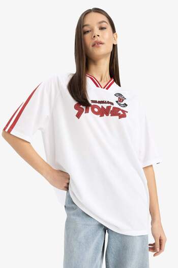 DeFacto Rolling Stones Oversize Weites V-Ausschnitt T-Shirt mit Rückenprint in Kurzarm E6139AX25SM