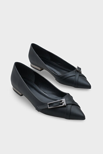 Capone Outfitters Karry Pointed Toe Short Heeled Women's Ballerinas with Metal Accessories