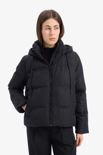 DeFacto Standart Fit Kapüşonlu Fermuarlı Cepli Şişme Mont E9592AX25SP