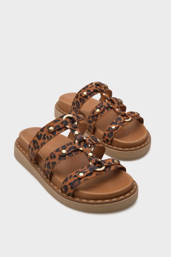 Capone Outfitters Nisa Accessory Leather Women's Slippers