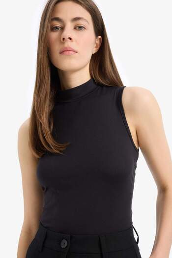 DeFacto Slim Fit Dar Kesim Yarım Balıkçı Yaka Atlet E4677AX25SP