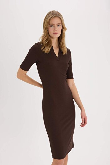 DeFacto Bodycon Vücudu Saran Polo Yaka Basic Düz Fitilli Kaşkorse Kısa Kollu Midi Elbise E6806AX25SP