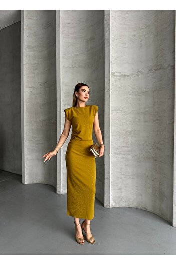 Moda Palmiss Γυναικείο Μίντι Φόρεμα με λεπτομέρεια από πέτρα με λαδιό πράσινο ώμο