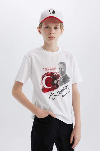 DeFacto Erkek Çocuk Bisiklet Yaka Atatürk Baskılı Kısa Kollu Tişört E0812A825SM