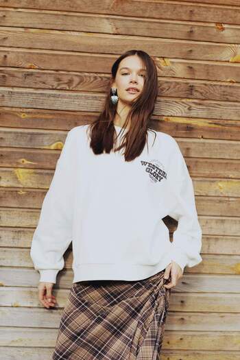 DeFacto Übergroßes, breites, bedrucktes, dickes Sweatshirt mit Rundhalsausschnitt auf der Rückseite E4934AX25SP