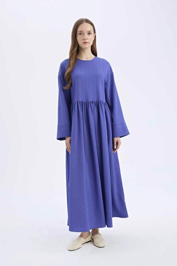 DeFacto Regular Fit Bisiklet Yaka Gofre Dokulu Uzun Kollu Maxi Elbise E6597AX25SP