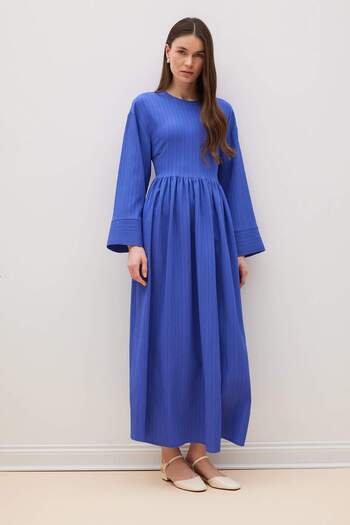 DeFacto Rochie maxi cu mânecă lungă, cu decolteu, cu textura seersucker - Regular Fit E6597AX25SP