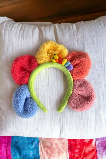 TAKIŞTIR Mixed Color Daisy Figured Plush Crown