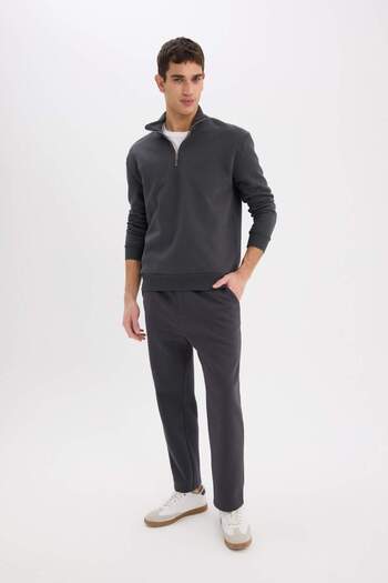 DeFacto Jogginghose mit normaler Passform, Basic, einfarbig, mit Fleece-Innenseite, Taschen, Schnürung an der Taille, gerader Beinabschluss D7836AX25SP