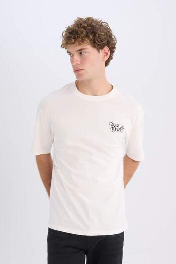 DeFacto %100 Pamuk Rick and Morty Boxy Fit Bisiklet Yaka Sırt Baskılı Kısa Kollu Tişört D5466AX25SP