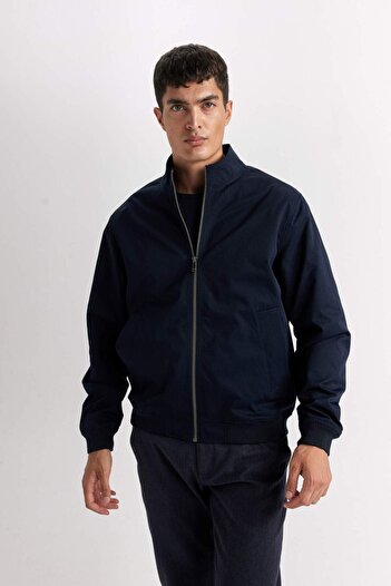 DeFacto Slim Fit Dar Kesim Dik Yaka Astarlı Fermuarlı Cepli Mevsimlik Baharlık Mont D7338AX25SP