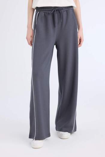 DeFacto Straight Fit Pocketed Straight Leg Long Length Slim Sweatpants D6668Ax25Sp