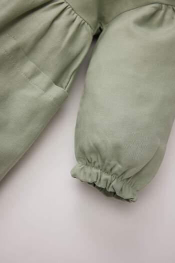 DeFacto Kız Bebek Büyük Yaka Nakışlı Uzun Kollu Cepli Twill Elbise D9566A525SP
