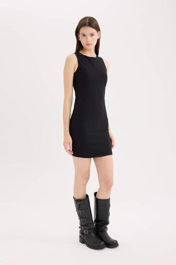 DeFacto Bodycon Vücudu Saran Bisiklet Yaka Bengalin Kolsuz Mini Elbise E3975AX25SP