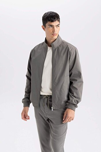 DeFacto Slim Fit Dar Kesim Dik Yaka Astarlı Fermuarlı Cepli Mevsimlik Baharlık Mont D7338AX25SP