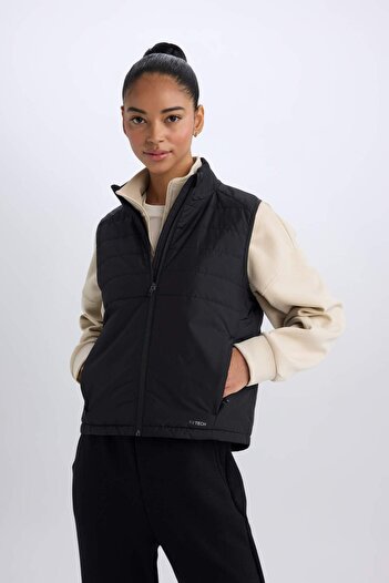 DeFacto DeFactoFit Su İtici Regular Fit Fermuarlı Sporcu Yelek D6081AX25SP