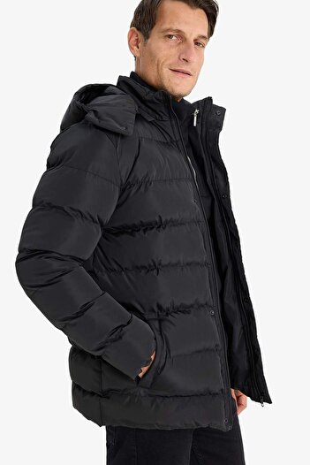 DeFacto Regular Fit Kapüşonlu Fermuarlı Çıtçıtlı Cepli Şişme Mont E7286AX24WN