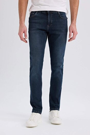 DeFacto Pedro Slim Fit Dar Kalıp Normal Bel Dar Paça Jean Pantolon E8507AX24WN