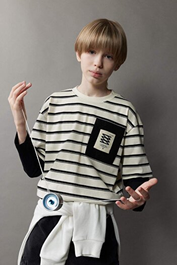 DeFacto Boy Oversize Wide Fit Crew Neck Long Sleeve T-Shirt D8499A825Sp