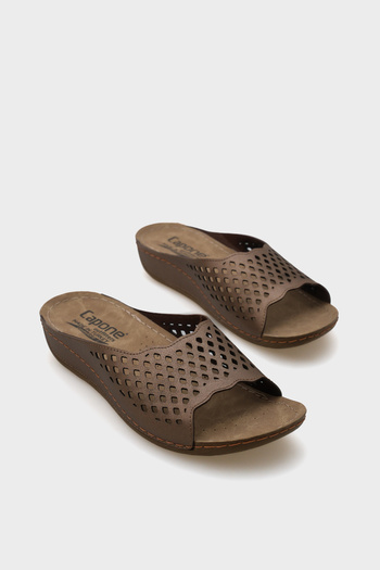 Capone Outfitters شبشب كابوني Z0385 نحاسي مريح للنساء