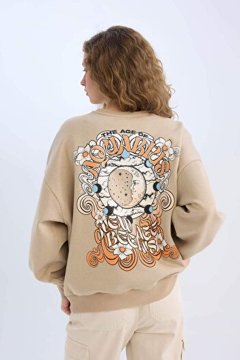 DeFacto Loose Fit Crew Neck Back Printed Thick Sweatshirt E1488Ax24Wn
