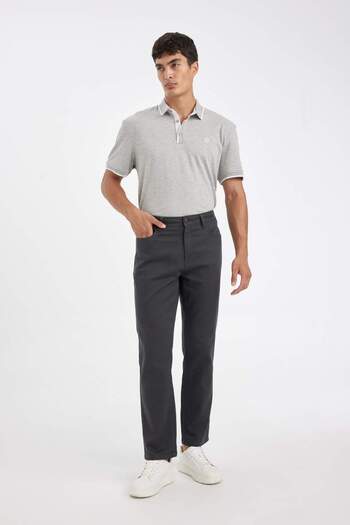 DeFacto Regular Fit Normal Kesim Pantolon Düz Paça Cepli Basic Düz D1049AX24WN