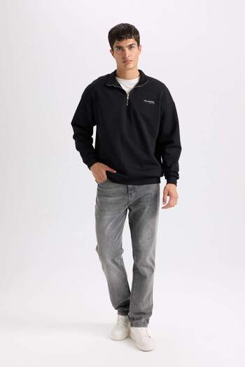 DeFacto Boxy Fit Stehkragen-Sweatshirt mit halbem Reißverschluss und Aufdruck D2694AX24AU