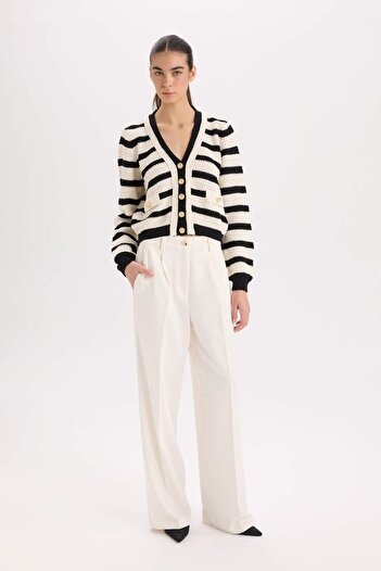 DeFacto Regular Fit V-Neck Striped Buttoned Knitwear Cardigan D8470Ax24Wn