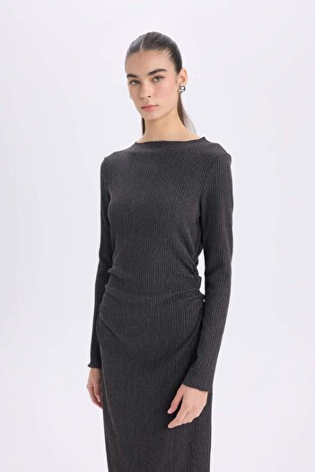 DeFacto Bodycon Vücudu Saran Yarım Balıkçı Yaka Basic Düz Bürümcük Uzun Kollu Midi Elbise D8643AX24AU