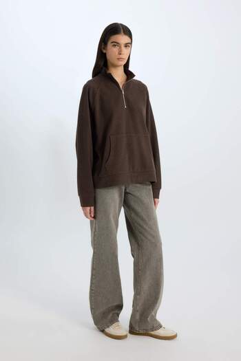 DeFacto Oversize Wide Fit Basic Plain Kangaroo Pocket Zippered Polo Neck Sweatshirt E0741Ax24Wn