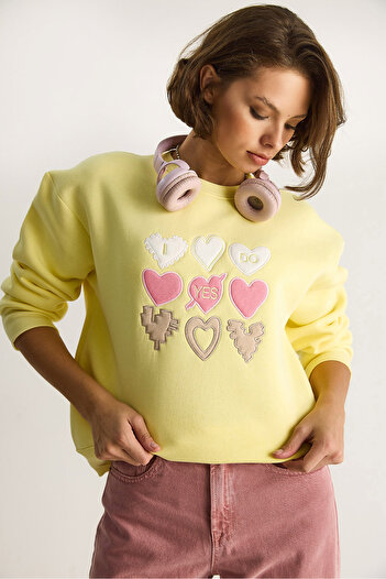 Bianco Lucci Women's Crew Neck Heart Embroidered Ribbed Three Thread Sweatshirt 6875 60283520