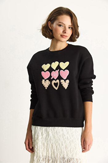Bianco Lucci Women's Crew Neck Heart Embroidered Ribbed Three Thread Sweatshirt 6875 60283520