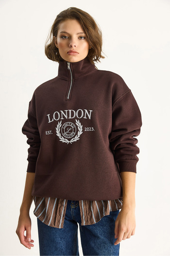 Bianco Lucci Women's London Embroidered Stand Collar Zipper Detailed Embellished Oversize Sweatshirt 10003 60283529