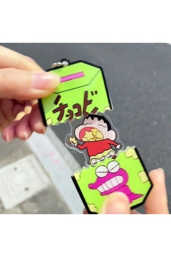 Miniso A Anime Crayon Shin-Chan Adjustable Keychain Eating Cookies Keychain Schoolbag Pendant Decoration T.