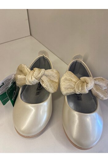 maxxi White Bow Ballerina