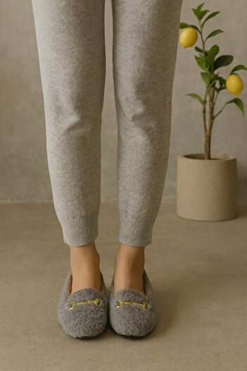 Beyond Women's Gray Buckle Plush Home Slippers Byndvt03