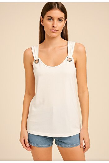 ARDSU Woman's white strappy blouse