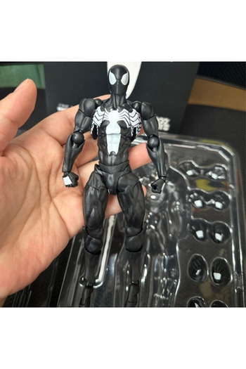 BANDAI 15cm 2025 New High Quality Black Neighbor Symbiote Spider Man Black Venom Battle Suit Joint Movable